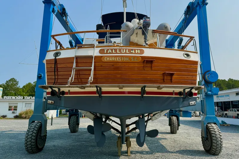 Tallulah Yacht Photos Pics 