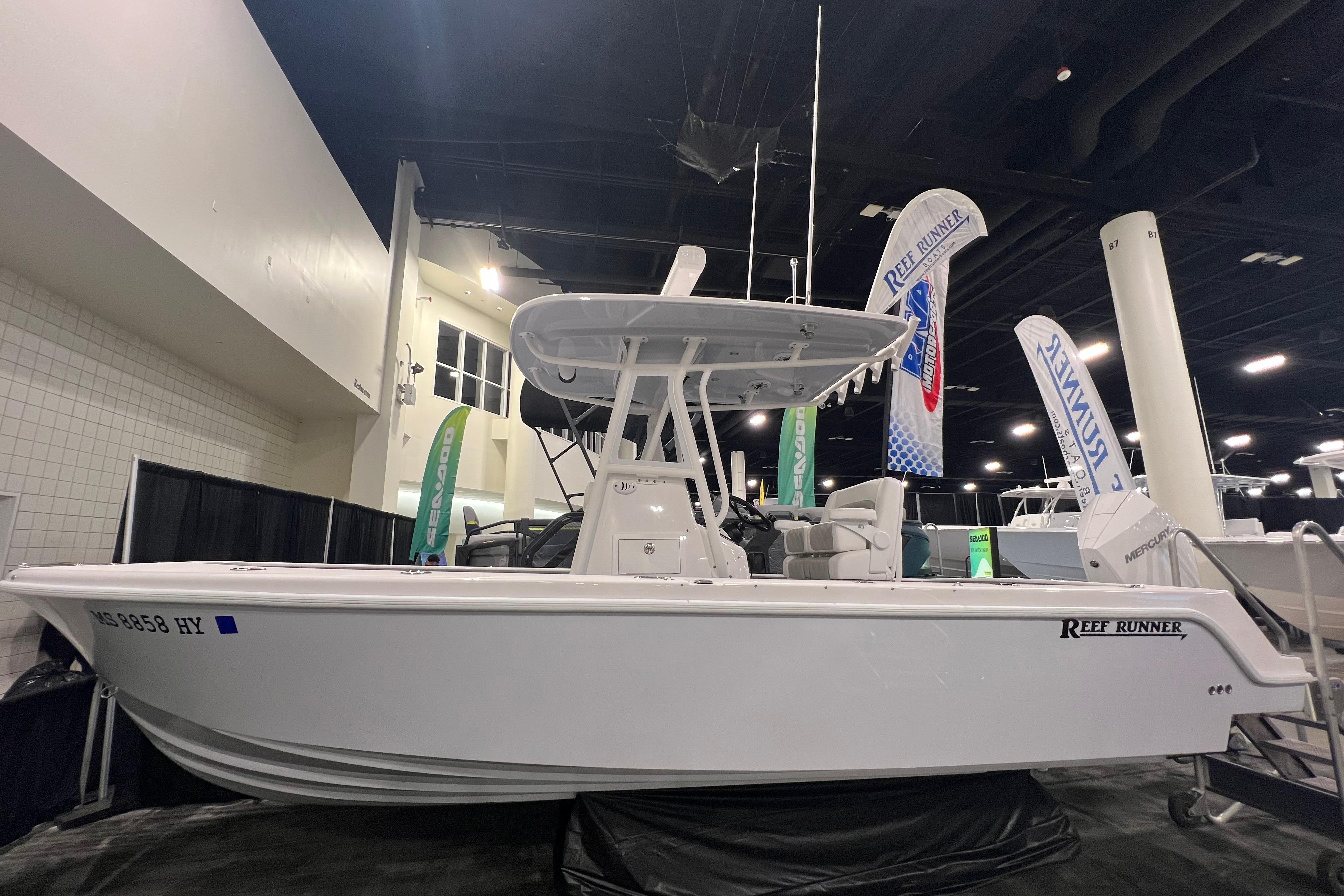 Reef Runner 230 Open