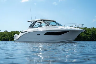 Sea Ray Sundancer 320 Outboard