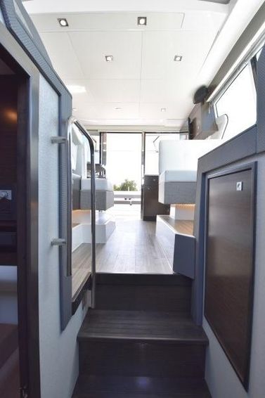 2019-42-cruisers-yachts-42-cantius