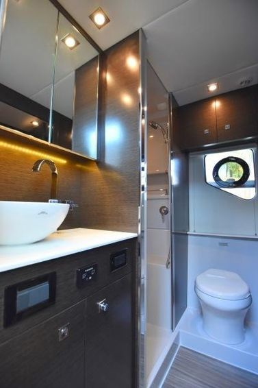 2019-42-cruisers-yachts-42-cantius