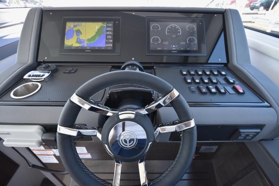 2019 Cruisers Yachts 42 Cantius