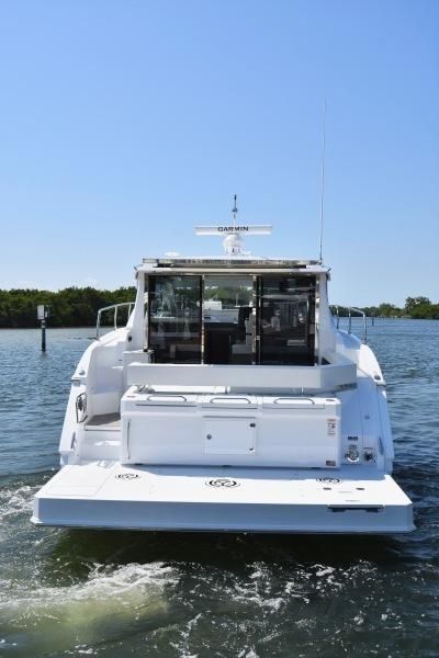 2019 Cruisers Yachts 42 Cantius