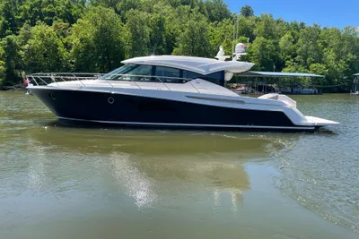 Tiara Yachts C53