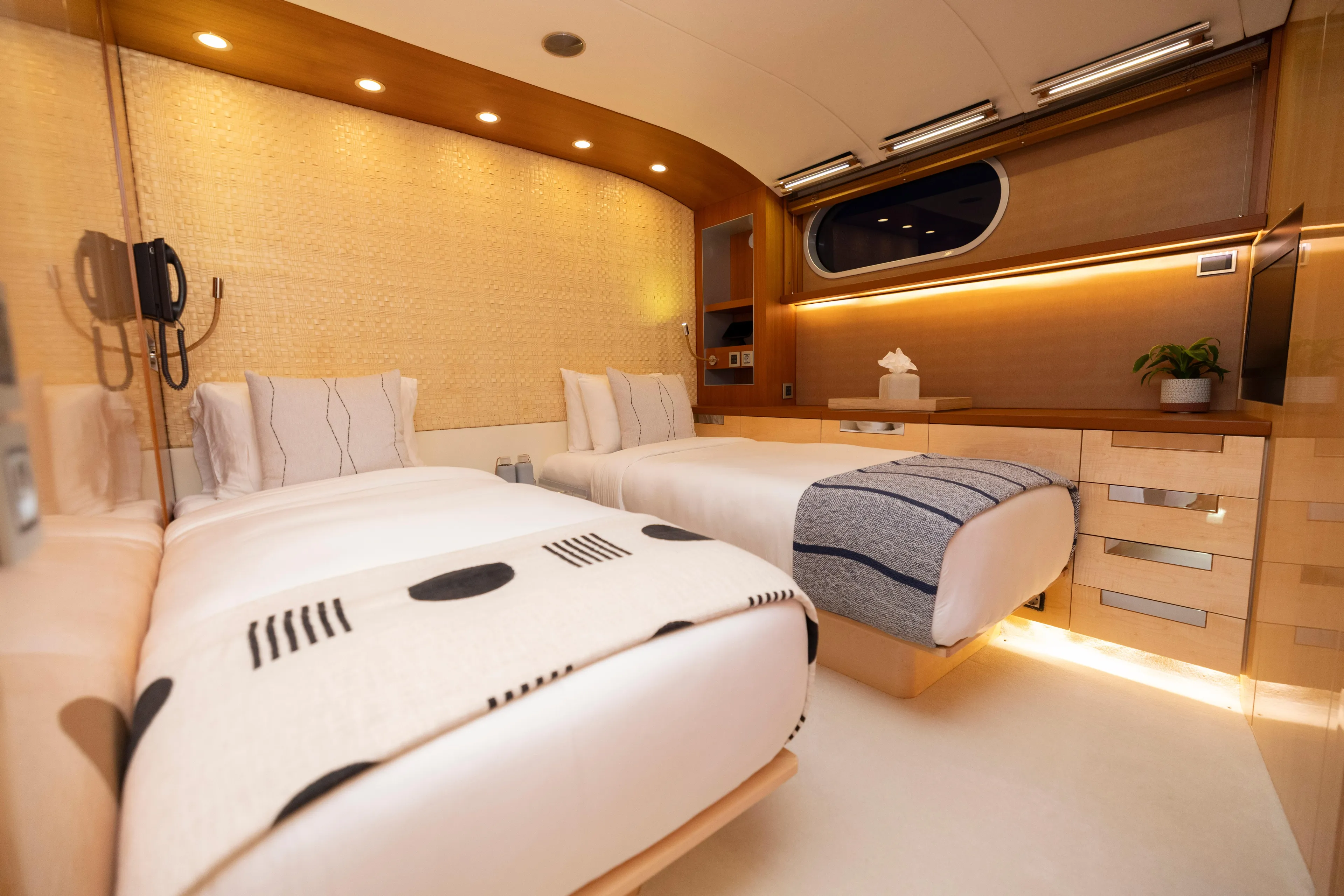 Butterfly Yacht Photos Pics 