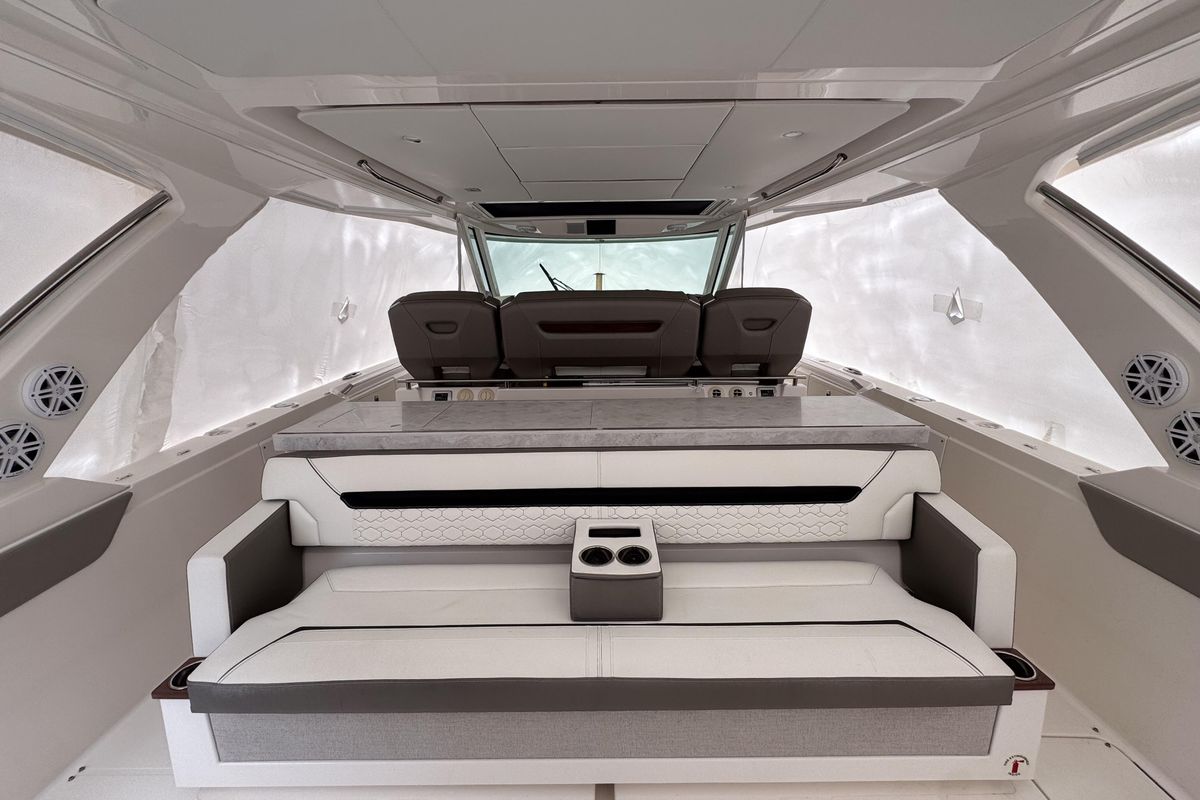 2022 Tiara Yachts 43 