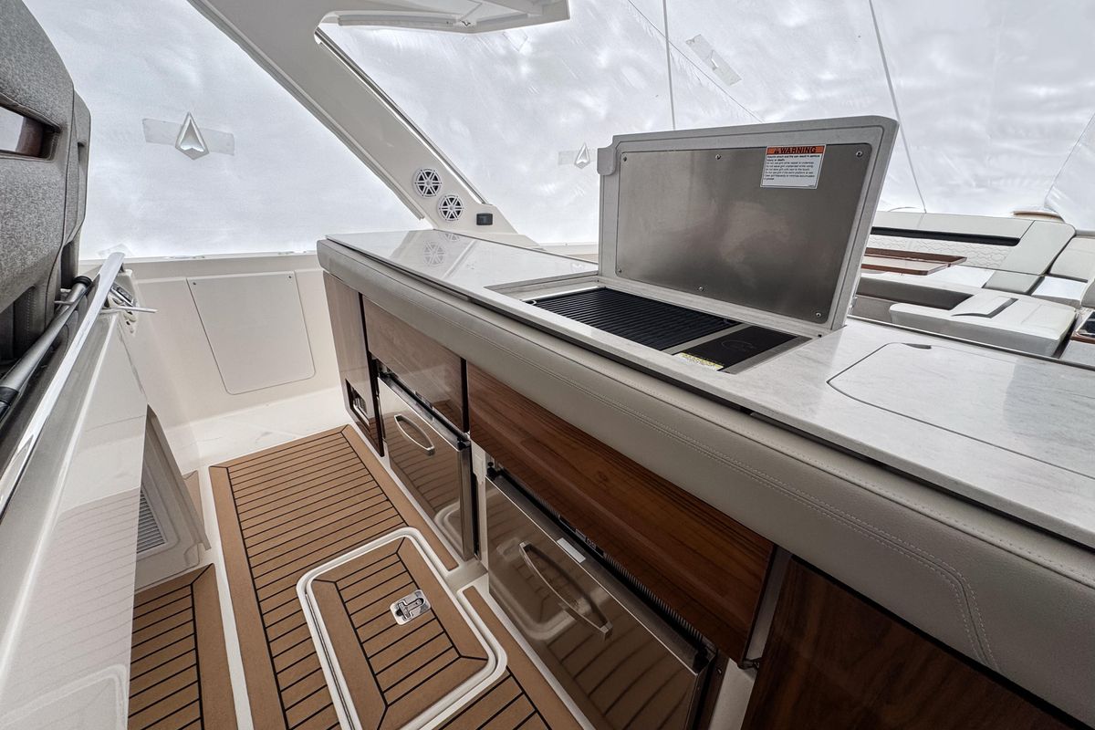 2022 Tiara Yachts 43 