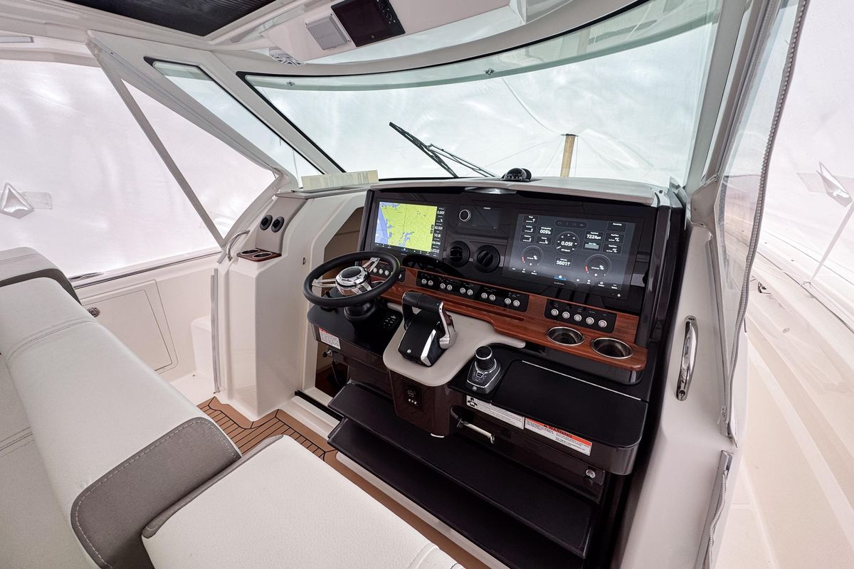 2022 Tiara Yachts 43 