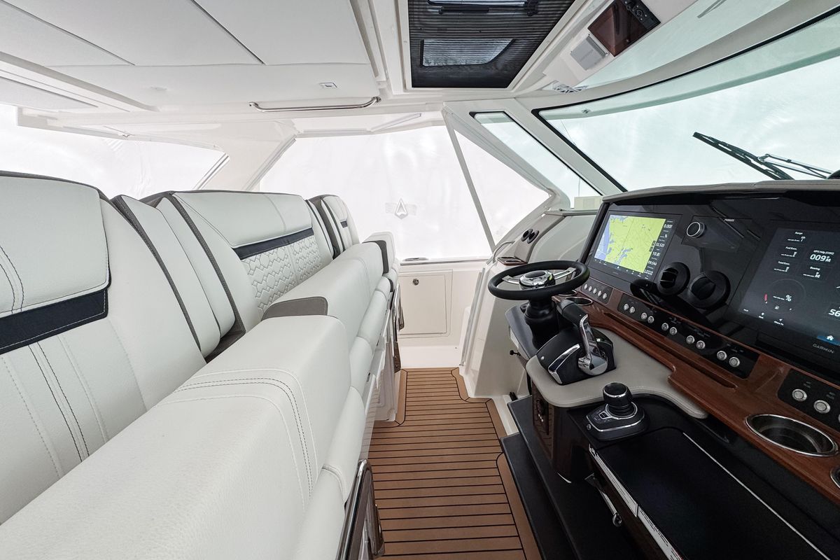 2022 Tiara Yachts 43 