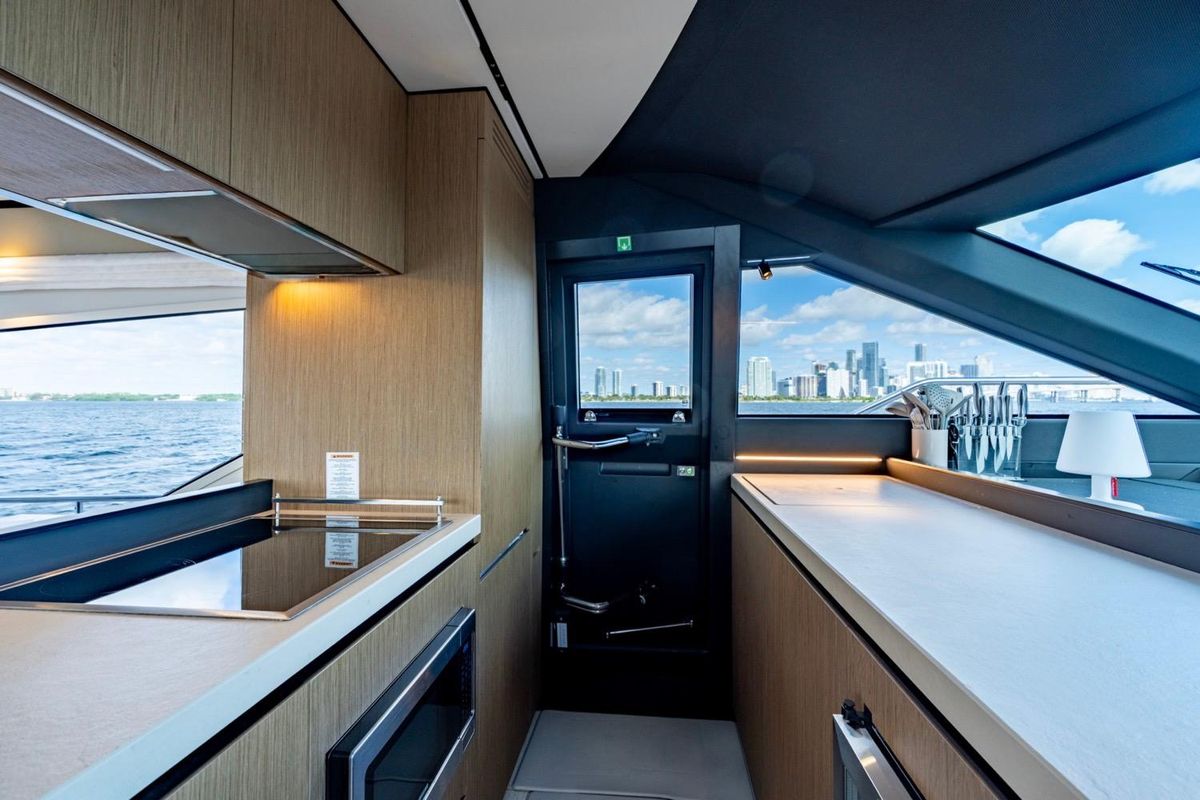 2024 Ferretti Yachts 72