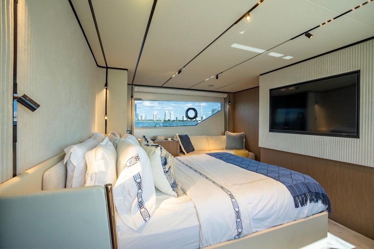 2024 Ferretti Yachts 72