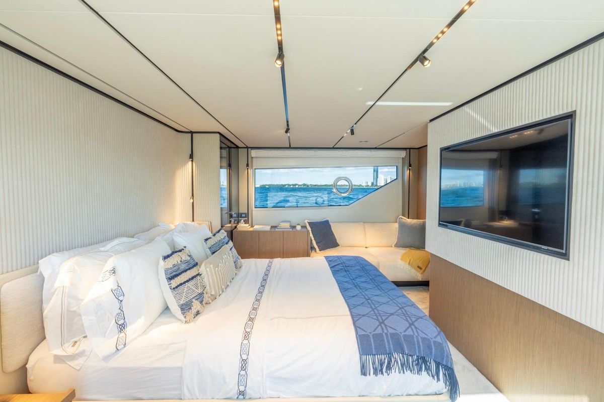 2024 Ferretti Yachts 72