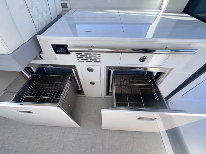  Yacht Photos Pics 2025 REGAL 36 XO - Image 29