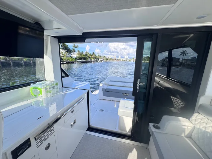  Yacht Photos Pics 2025 REGAL 36 XO - Image 19