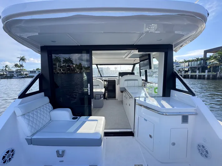  Yacht Photos Pics 2025 REGAL 36 XO - Image 5