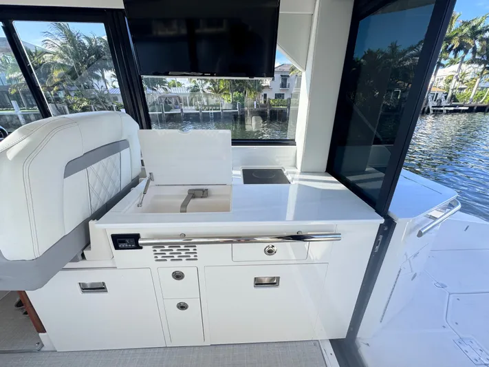  Yacht Photos Pics 2025 REGAL 36 XO - Image 6
