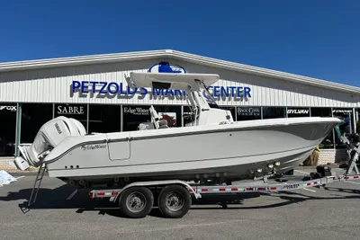 Edgewater 262 Center Console