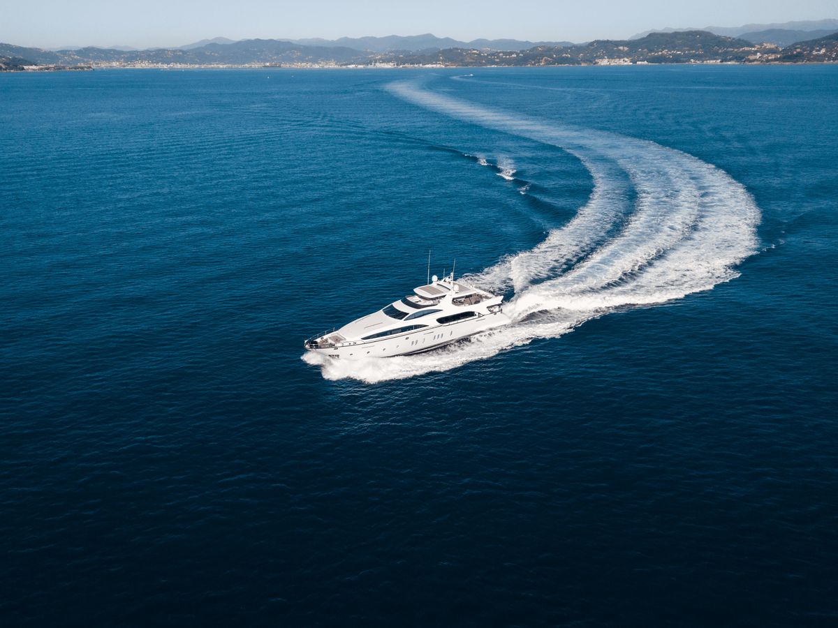 2008 Azimut 116 