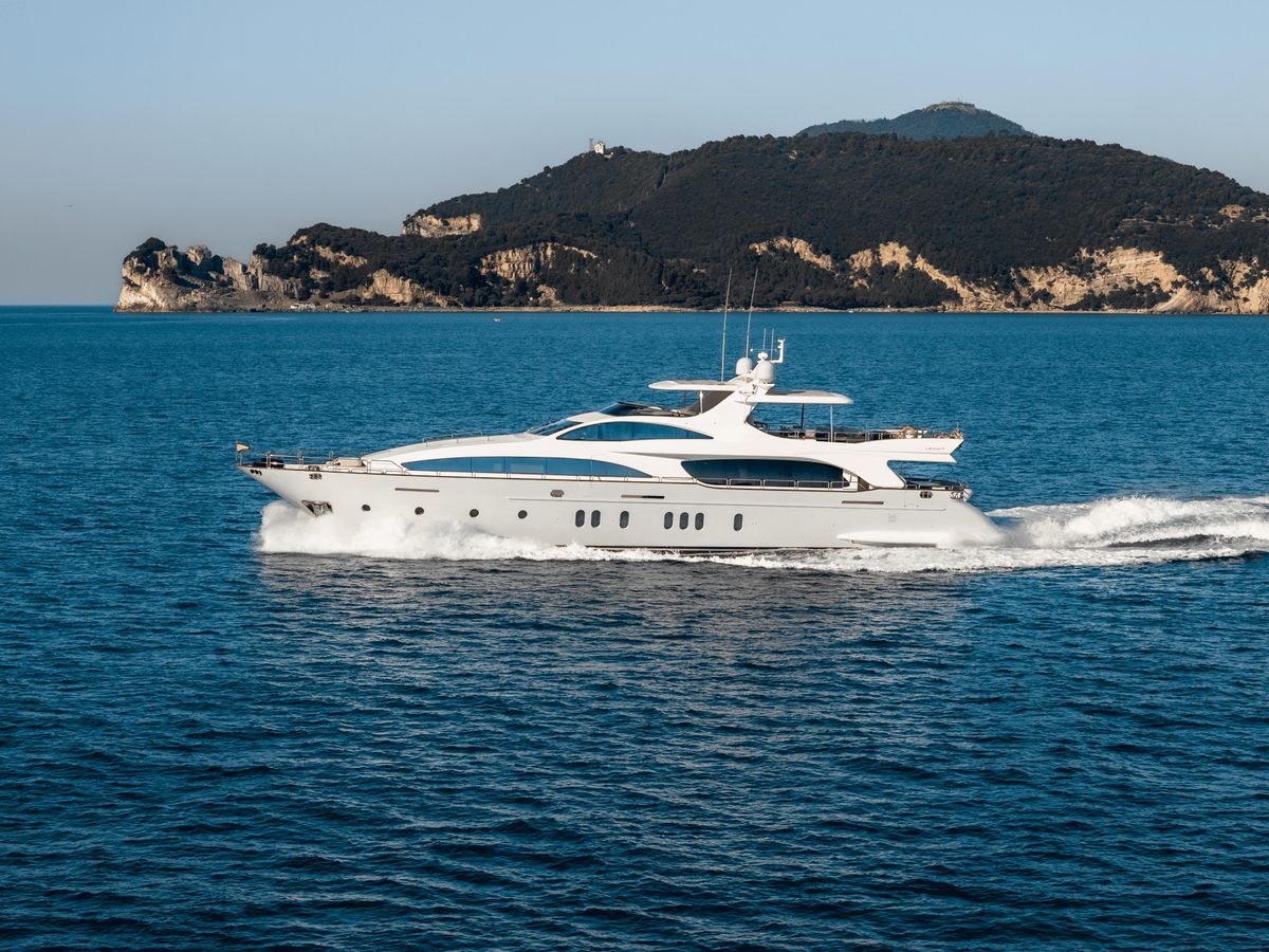 2008 Azimut 116 