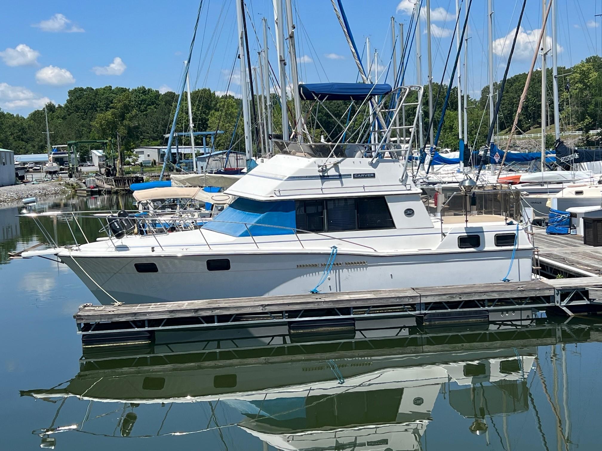 1989 Carver 32 Aft Cabin Motoryachter til salgs- YachtWorld