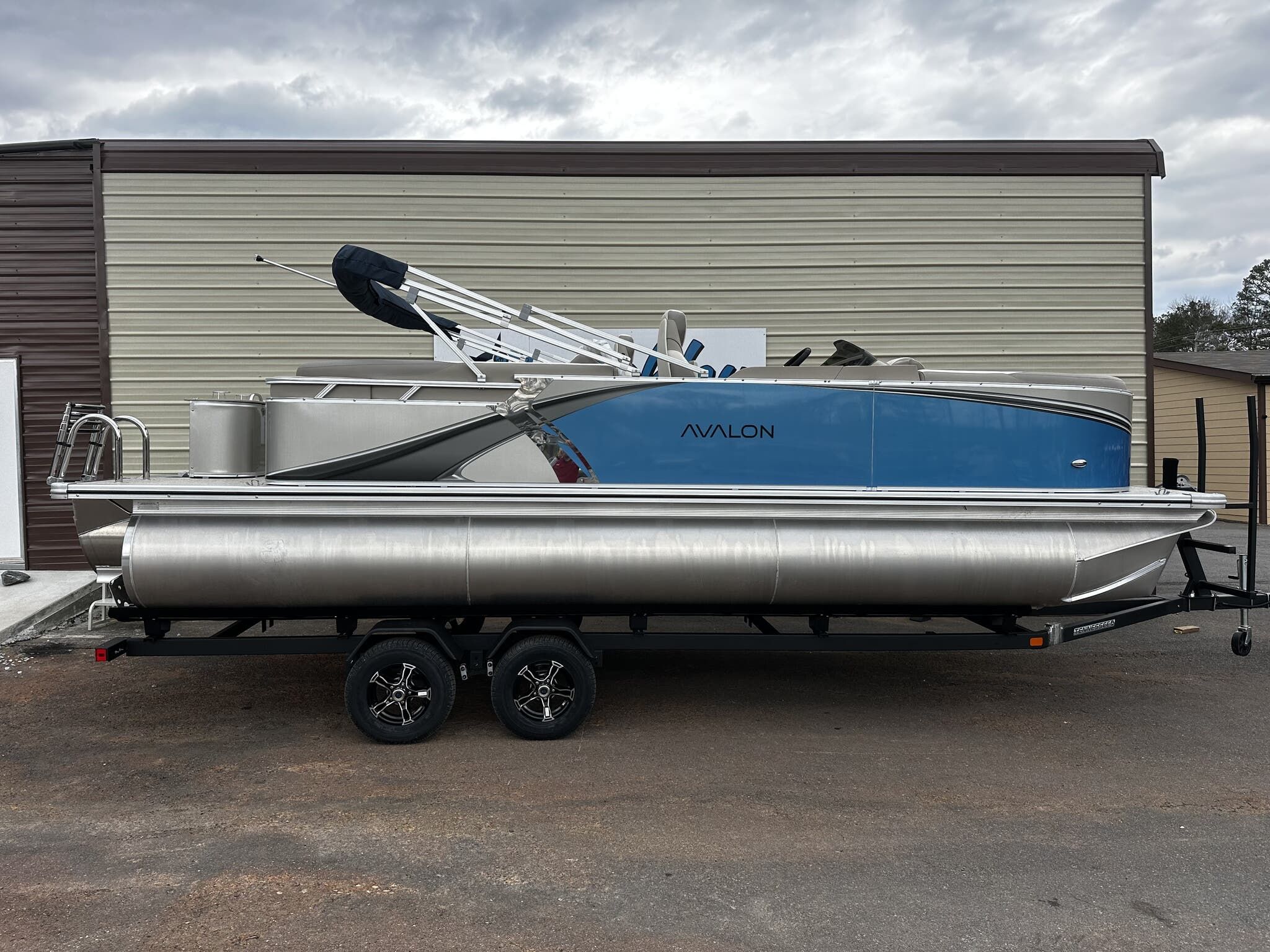 Avalon LSZ Quad Lounge - 23'