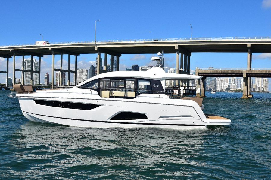 2022 Sealine C430