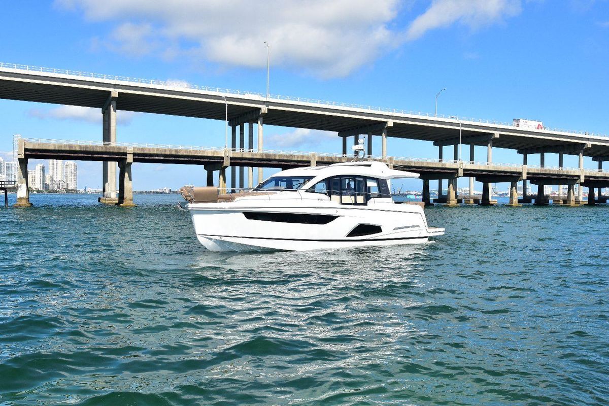 2022 Sealine 44 