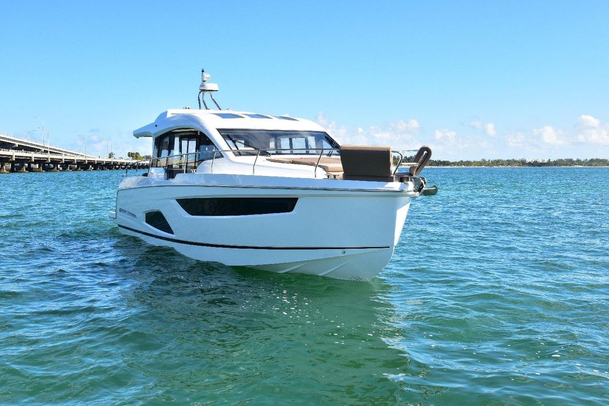 2022 Sealine 44 