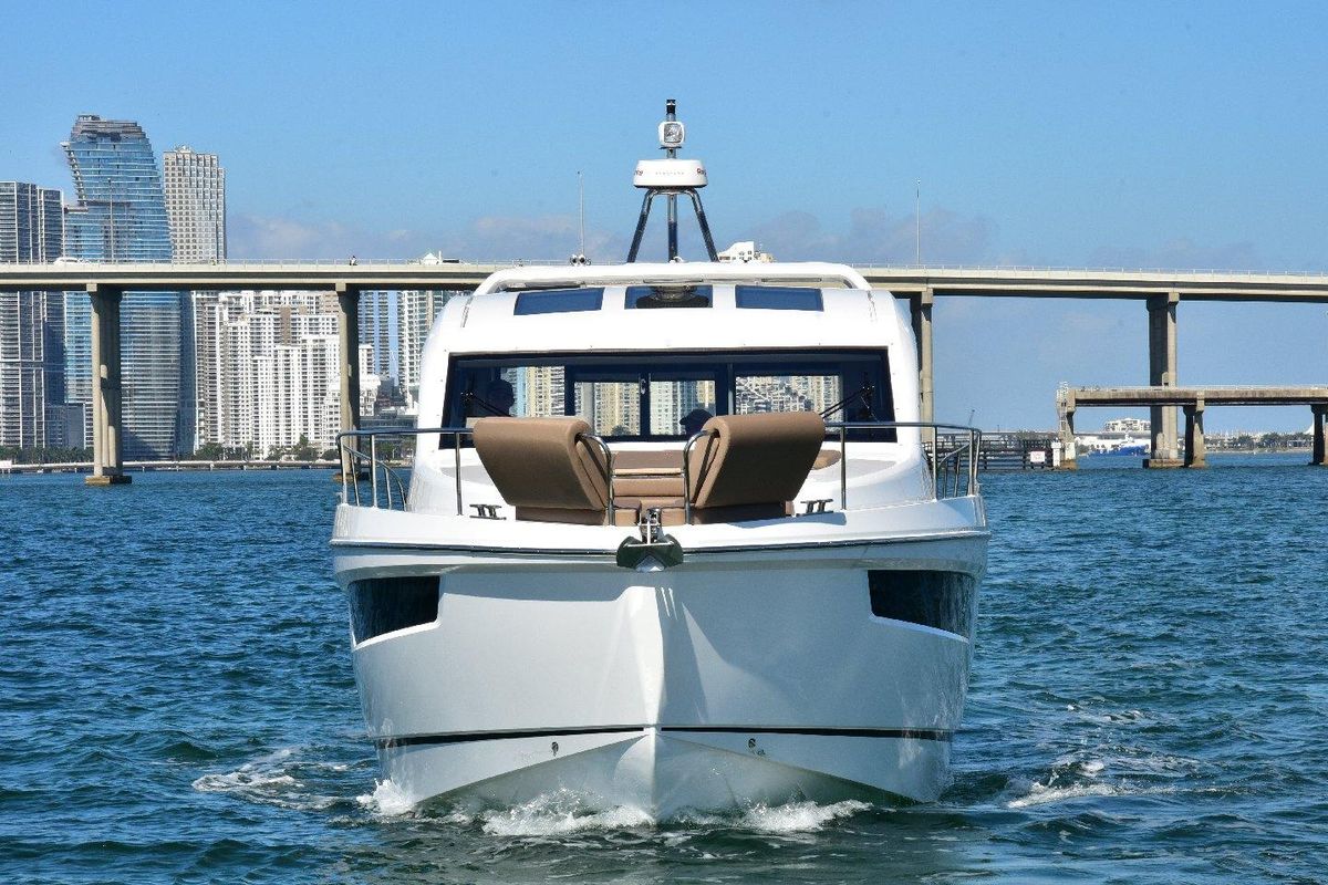 2022 Sealine 44 