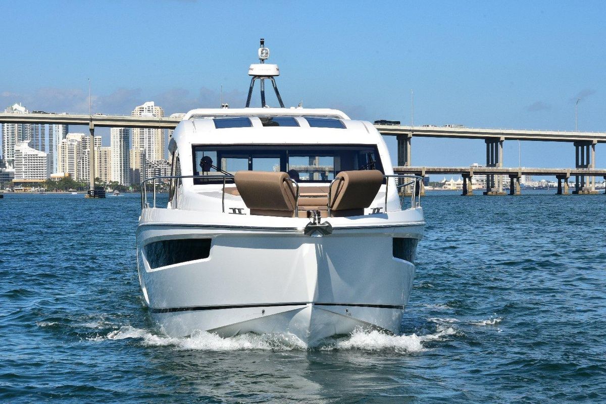2022 Sealine 44 