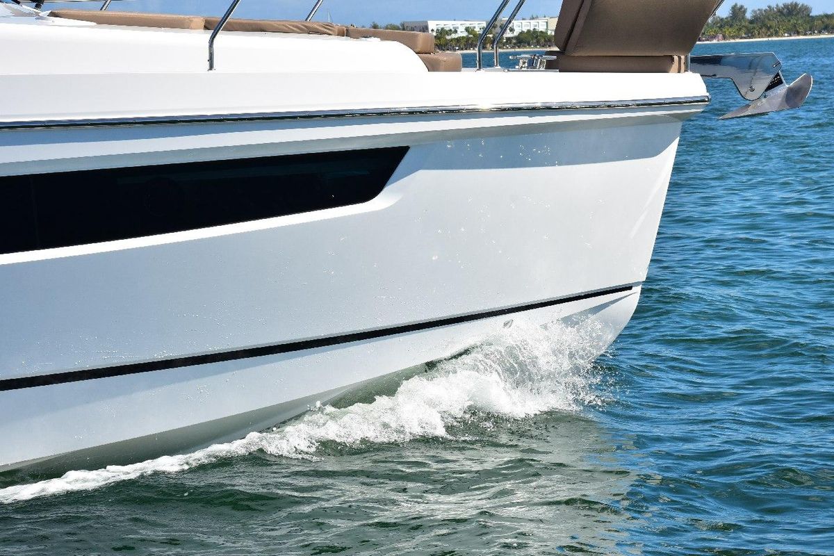 2022 Sealine 44 