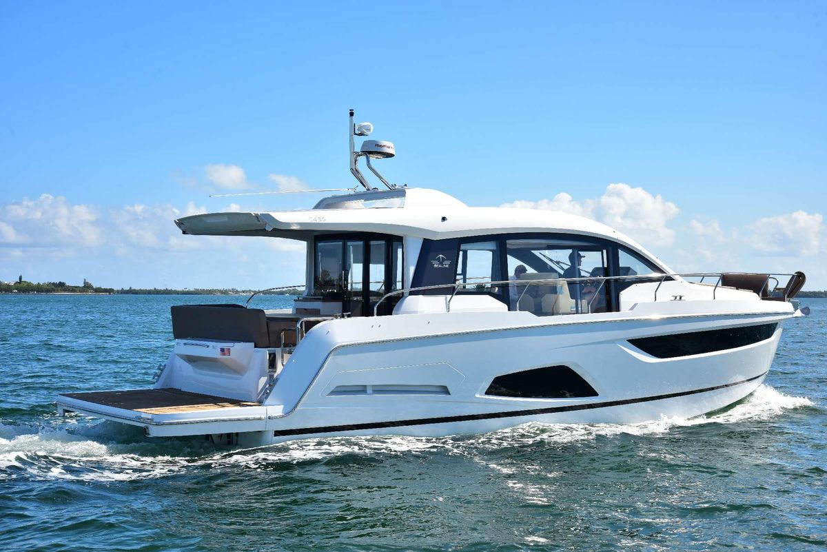 2022 Sealine 44 