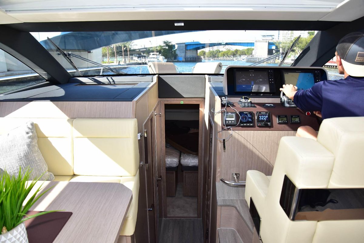 2022 Sealine 44 