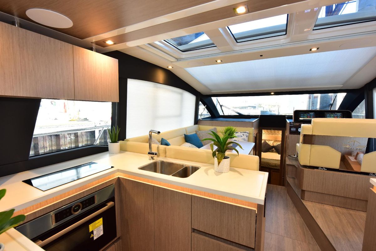 2022 Sealine 44 