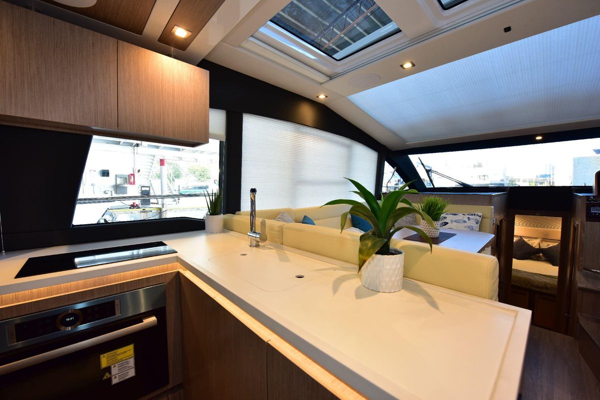 2022 Sealine 44 