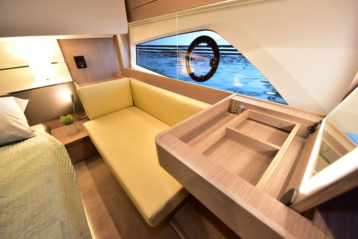 2022 Sealine 44 