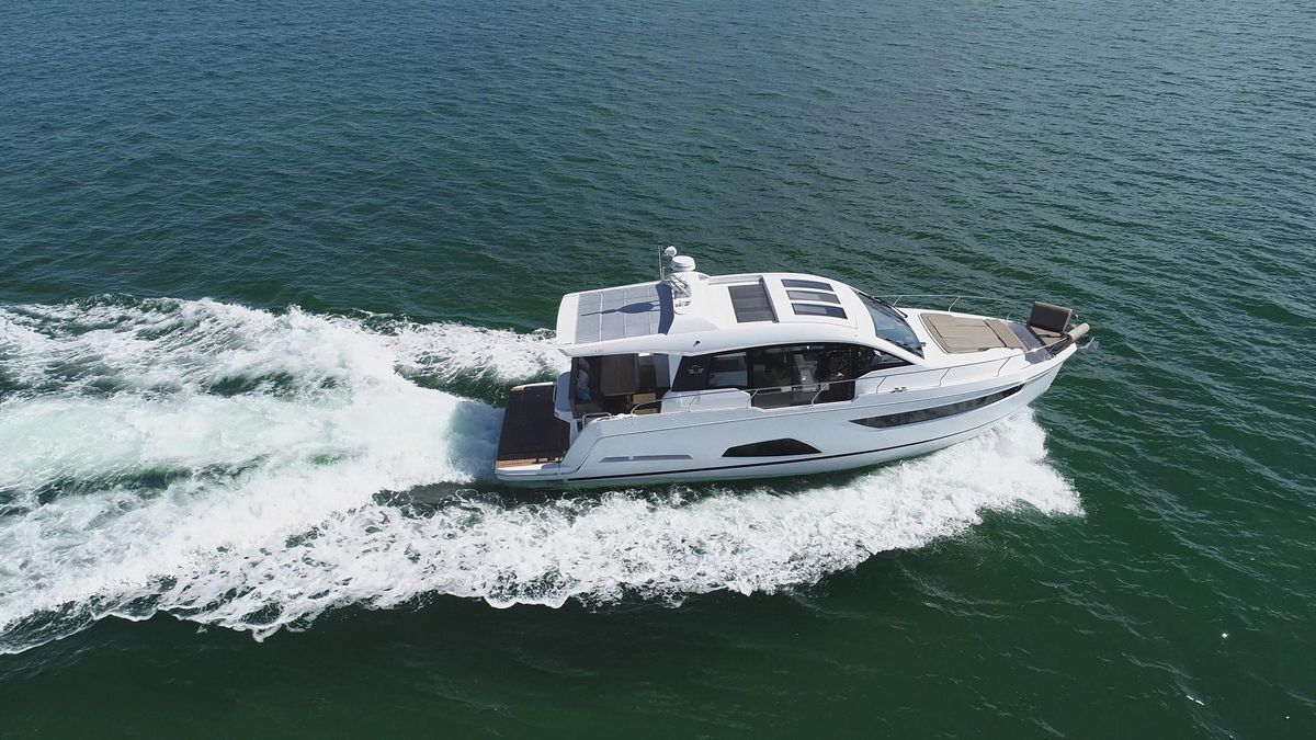 2022 Sealine 44 