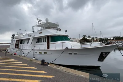 1987 Hatteras 85