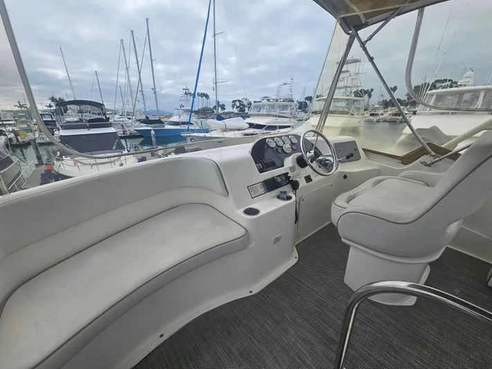 Latitude 33 Yacht Photos Pics 