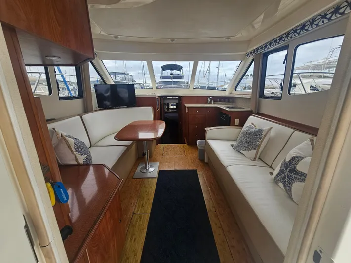 Latitude 33 Yacht Photos Pics 