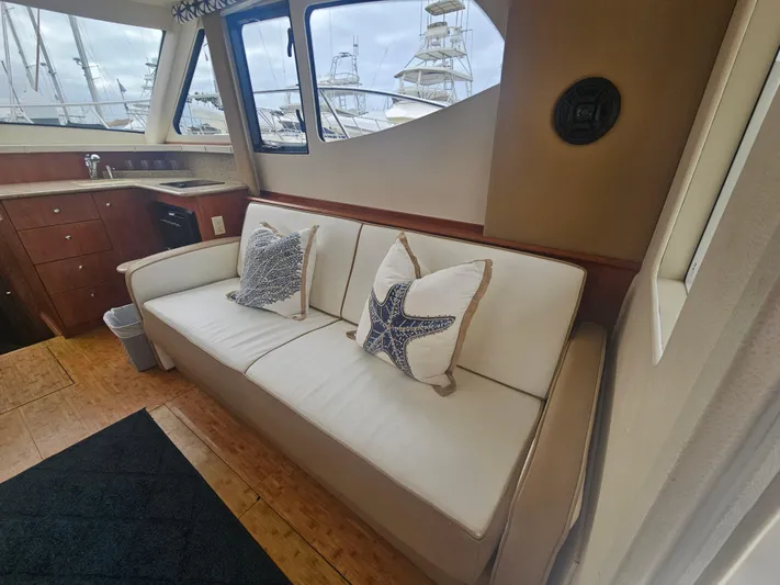 Latitude 33 Yacht Photos Pics 