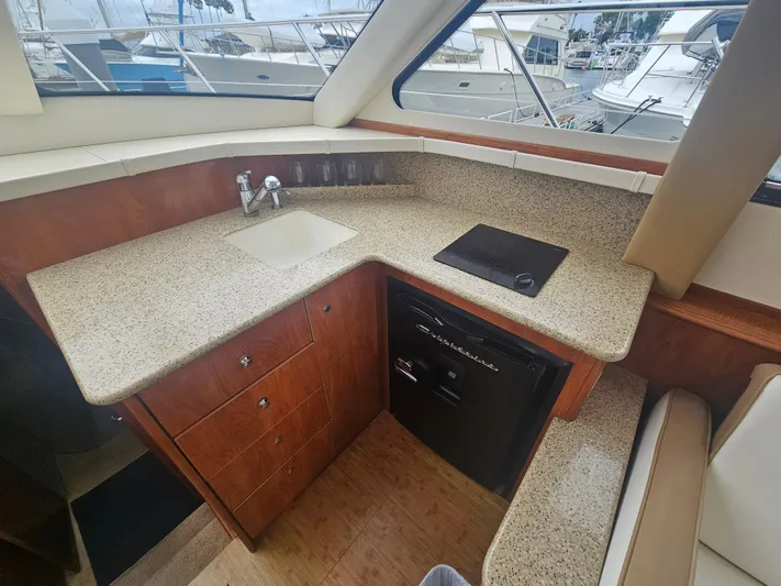 Latitude 33 Yacht Photos Pics 