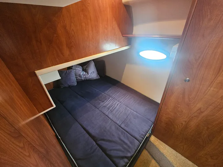 Latitude 33 Yacht Photos Pics 