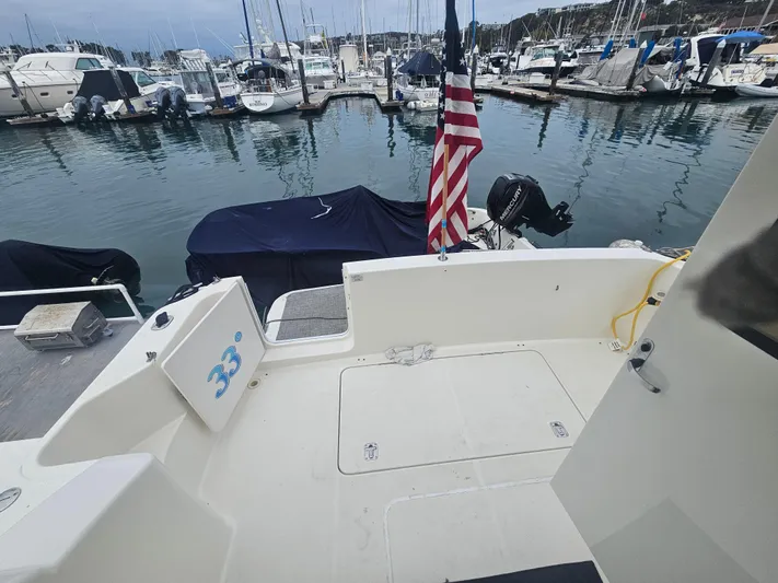 Latitude 33 Yacht Photos Pics 