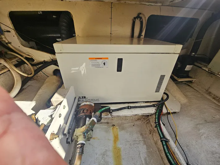 Latitude 33 Yacht Photos Pics 