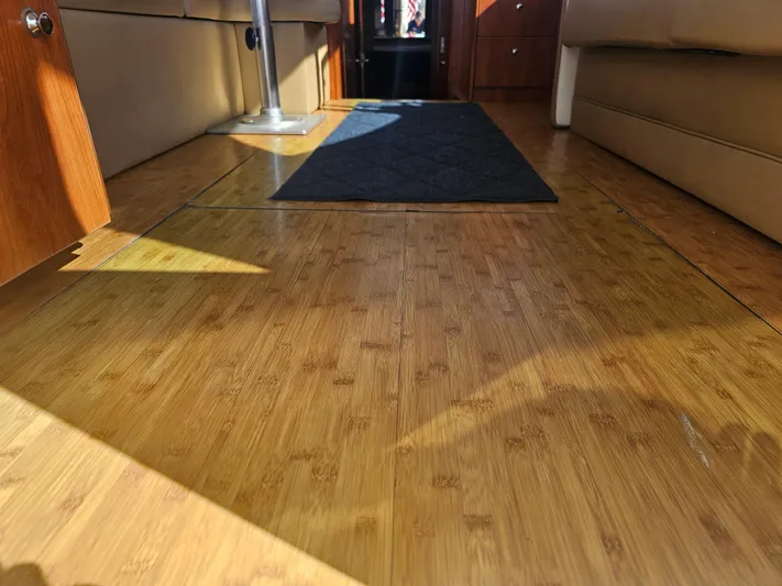 Latitude 33 Yacht Photos Pics 