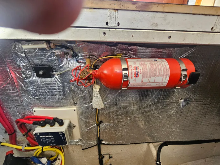 Latitude 33 Yacht Photos Pics 