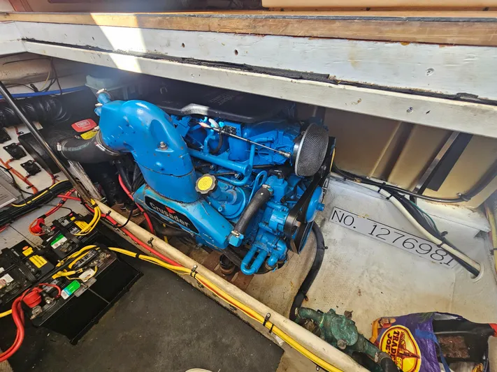 Latitude 33 Yacht Photos Pics 