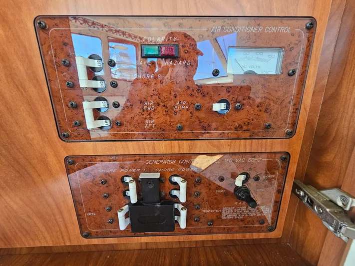 Latitude 33 Yacht Photos Pics 