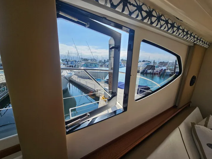 Latitude 33 Yacht Photos Pics 